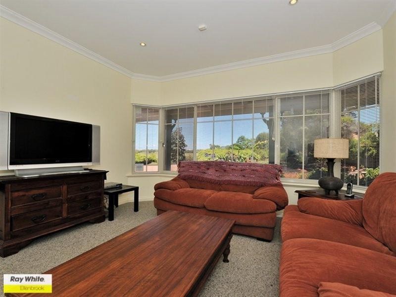 97 Taittinger Grove, The Vines WA 6069