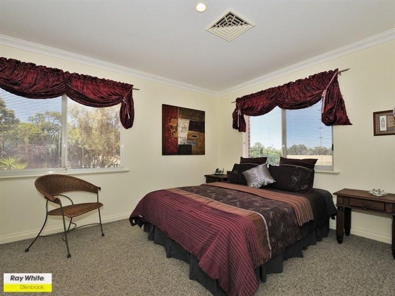 97 Taittinger Grove, The Vines WA 6069