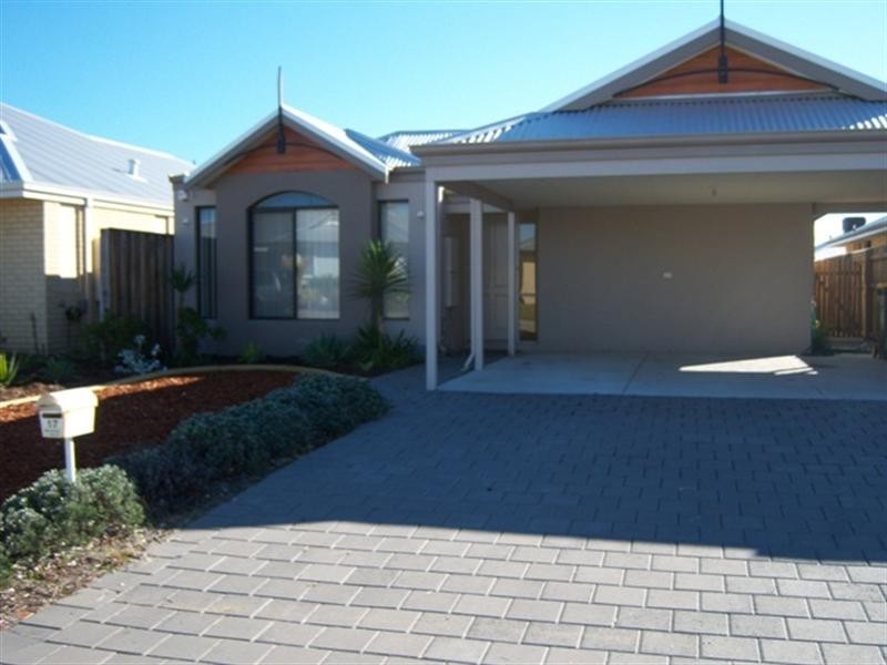 17 Carwell Avenue, Ellenbrook WA 6069
