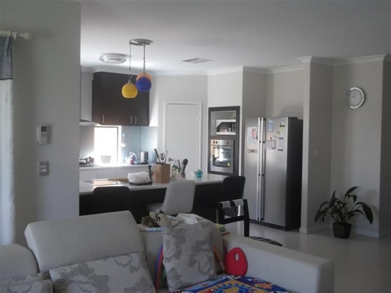 9 Soho Brace, Ellenbrook WA 6069