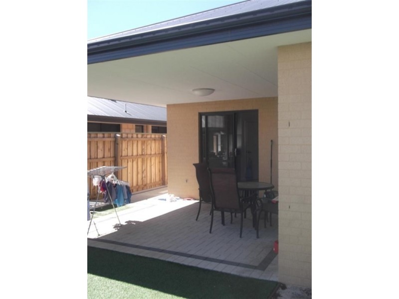 9 Soho Brace, Ellenbrook WA 6069