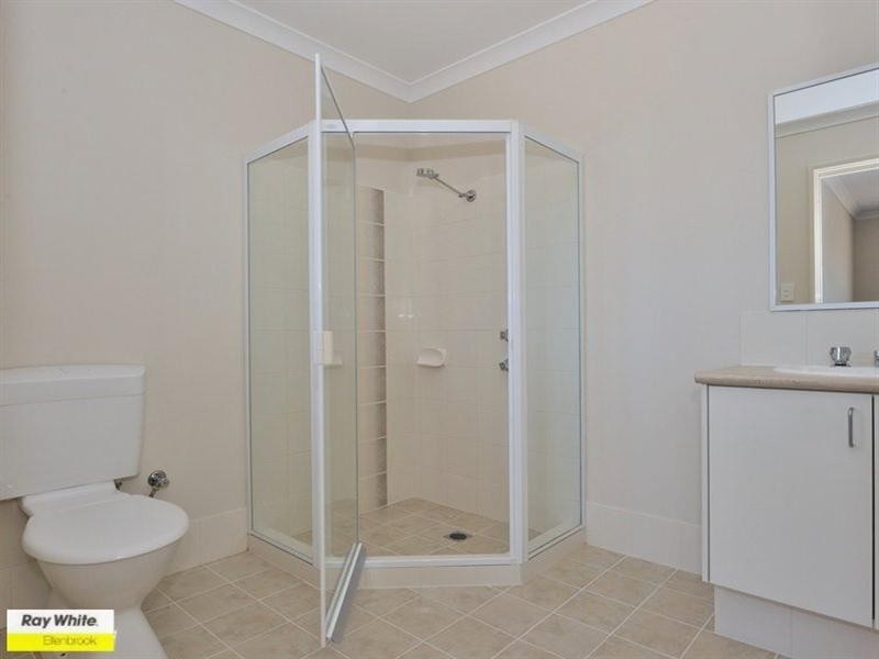 27 Grassdale Parkway, Ellenbrook WA 6069