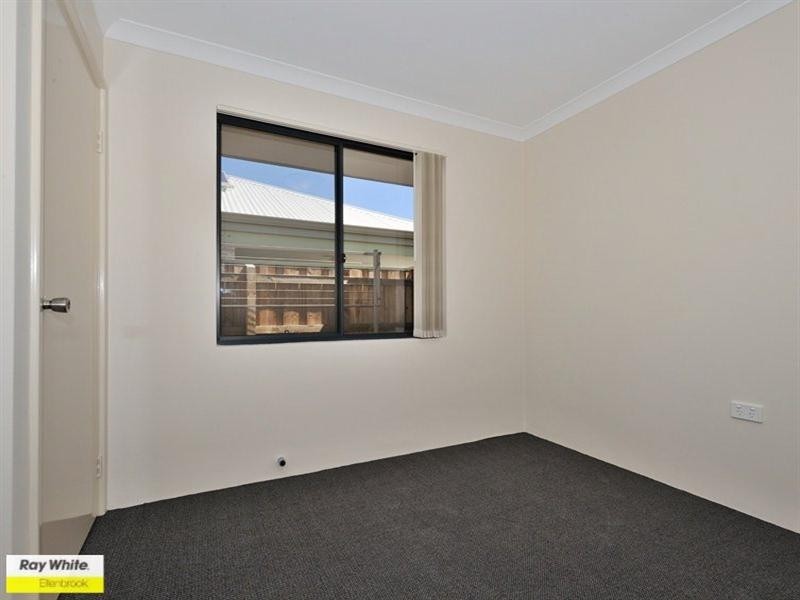 27 Grassdale Parkway, Ellenbrook WA 6069