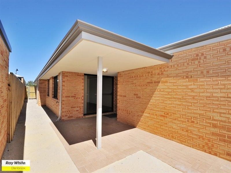 27 Grassdale Parkway, Ellenbrook WA 6069