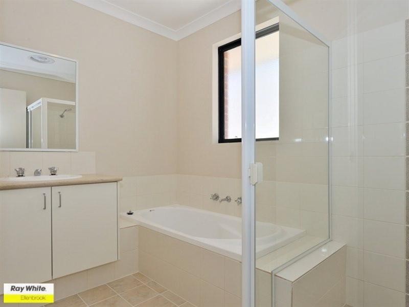 27 Powlett Link, Ellenbrook WA 6069