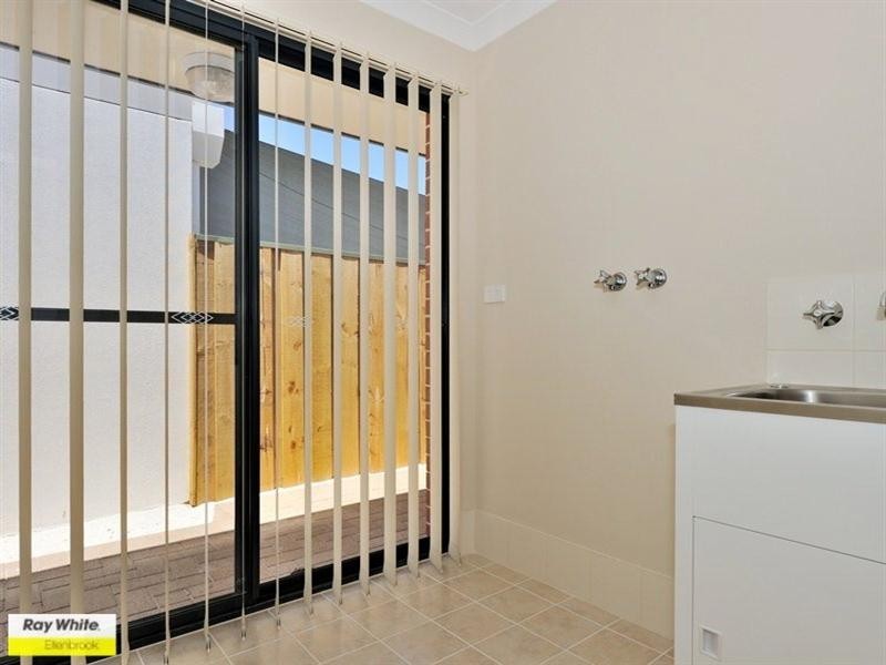 27 Powlett Link, Ellenbrook WA 6069