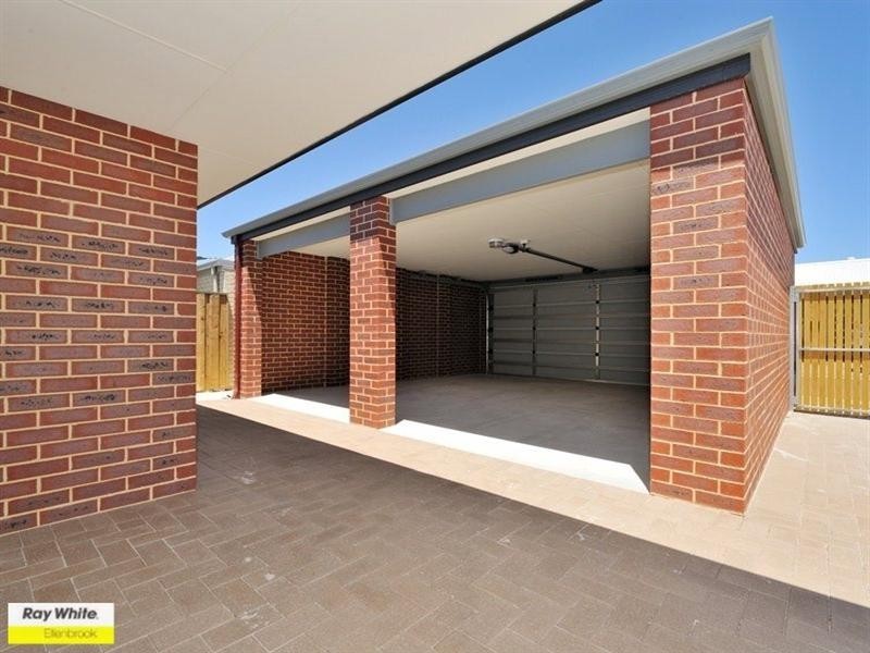 27 Powlett Link, Ellenbrook WA 6069