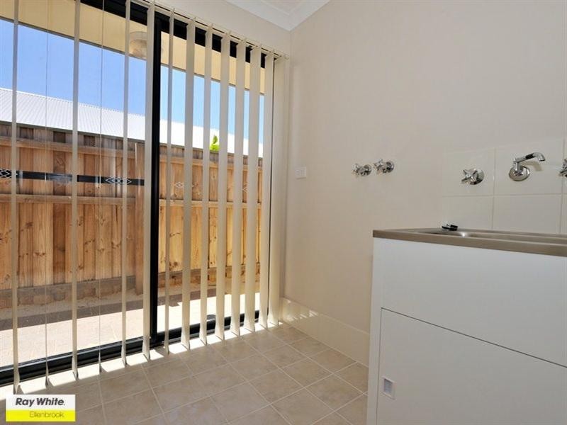 28 Pierre Bend, Ellenbrook WA 6069
