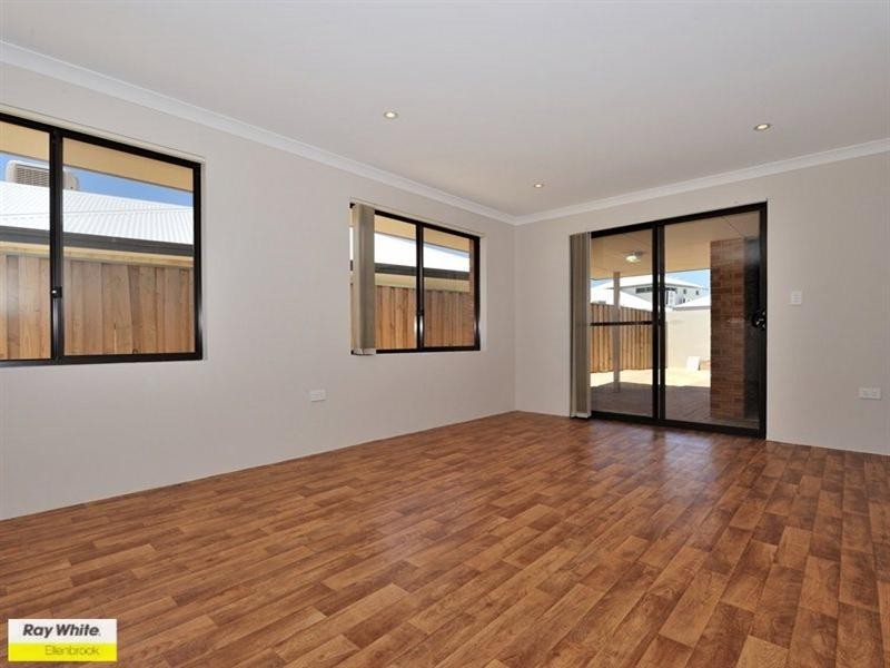 6 Greenslade Crescent, Ellenbrook WA 6069