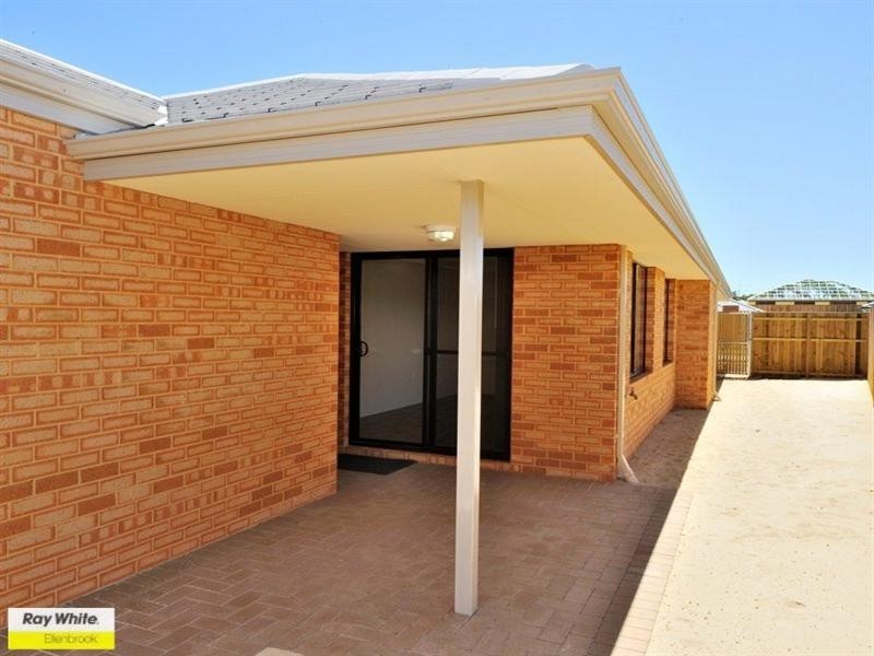 6 Greenslade Crescent, Ellenbrook WA 6069