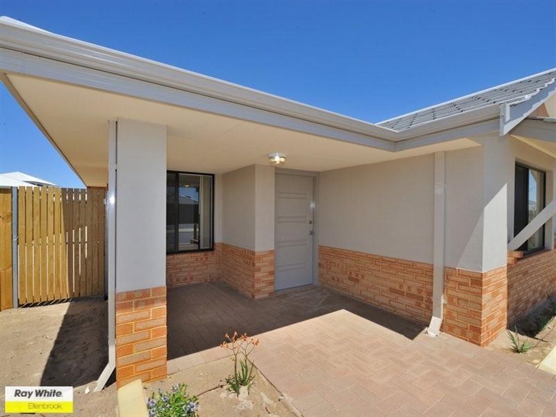 6 Greenslade Crescent, Ellenbrook WA 6069