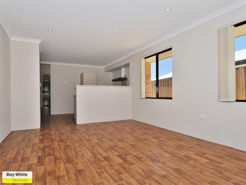 6 Greenslade Crescent, Ellenbrook WA 6069