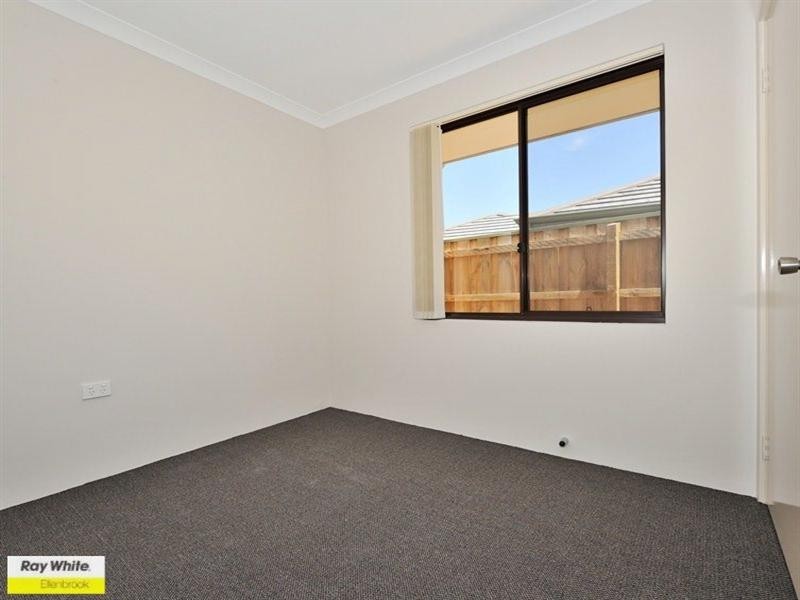 6 Greenslade Crescent, Ellenbrook WA 6069