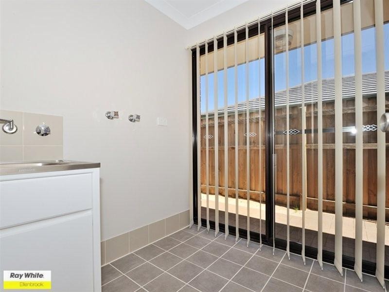 6 Greenslade Crescent, Ellenbrook WA 6069