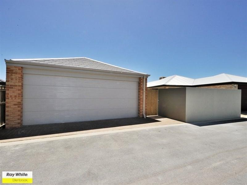 6 Greenslade Crescent, Ellenbrook WA 6069