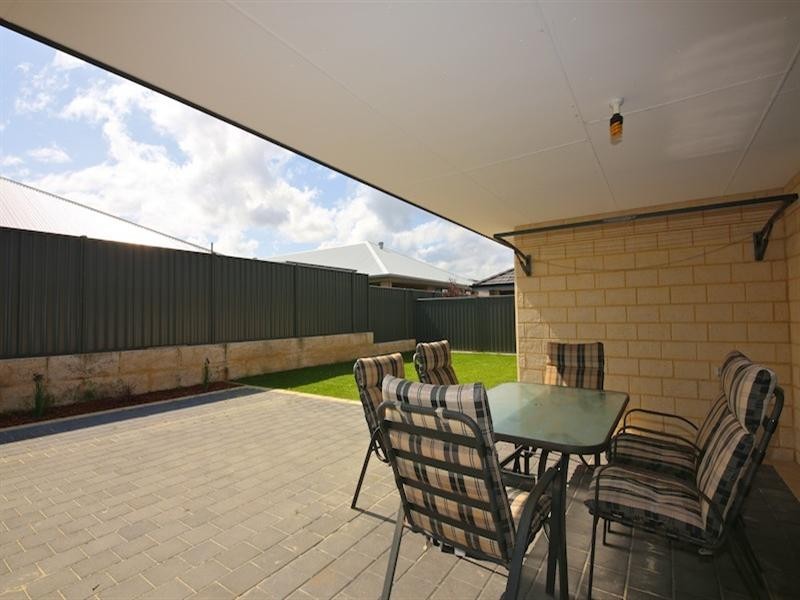 6 Aston Chase, Aveley WA 6069