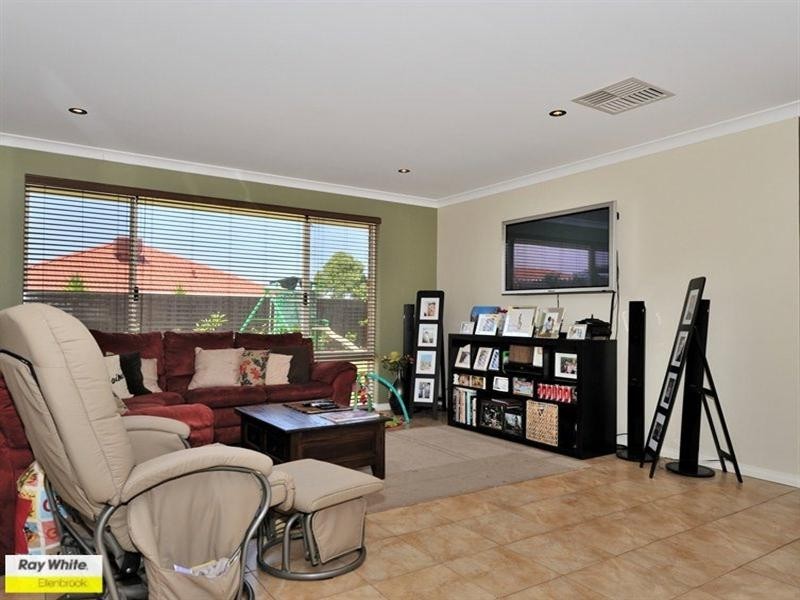2 Heirisson Turn, Ellenbrook WA 6069