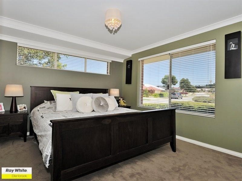 2 Heirisson Turn, Ellenbrook WA 6069