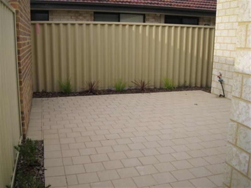 2/63 Berlotto Drive, Tapping WA 6065