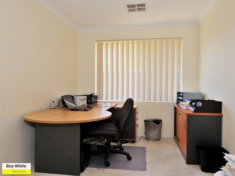 33 Kyneton Parkway, Aveley WA 6069