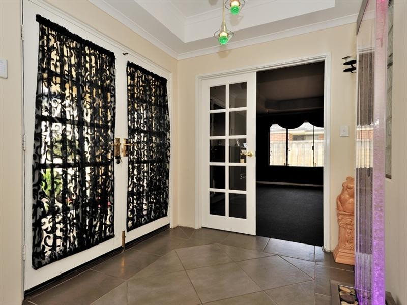 9 Glade Terrace, Ellenbrook WA 6069