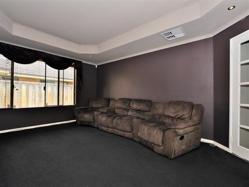 9 Glade Terrace, Ellenbrook WA 6069