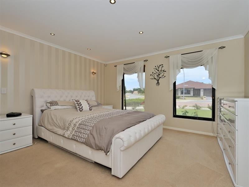 9 Glade Terrace, Ellenbrook WA 6069