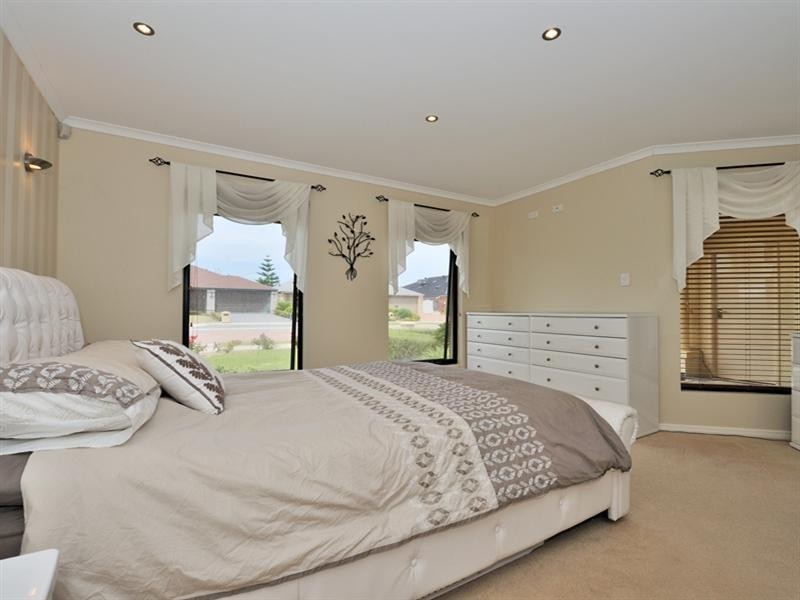 9 Glade Terrace, Ellenbrook WA 6069