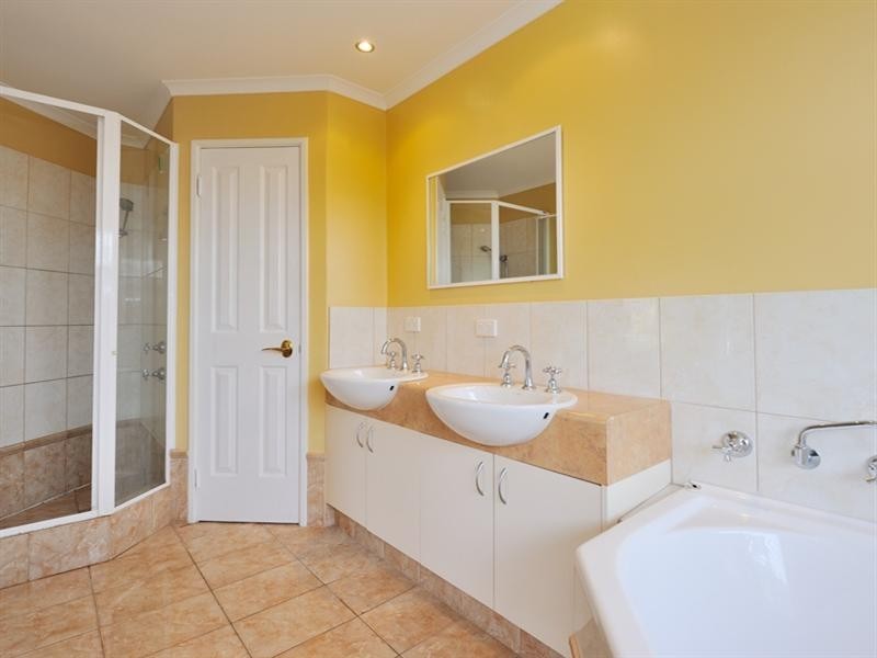 9 Glade Terrace, Ellenbrook WA 6069