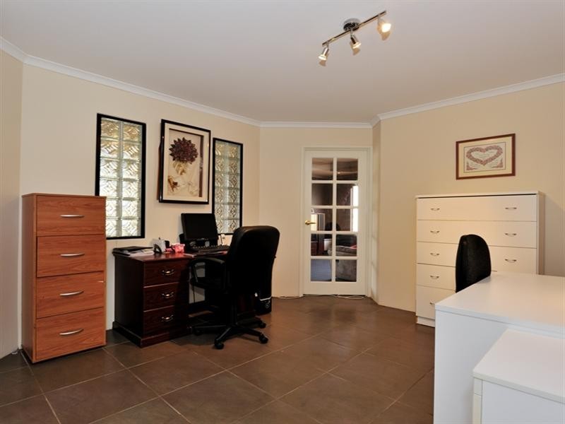 9 Glade Terrace, Ellenbrook WA 6069