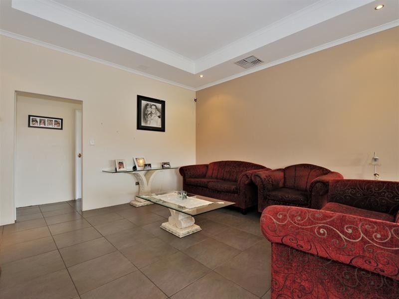 9 Glade Terrace, Ellenbrook WA 6069