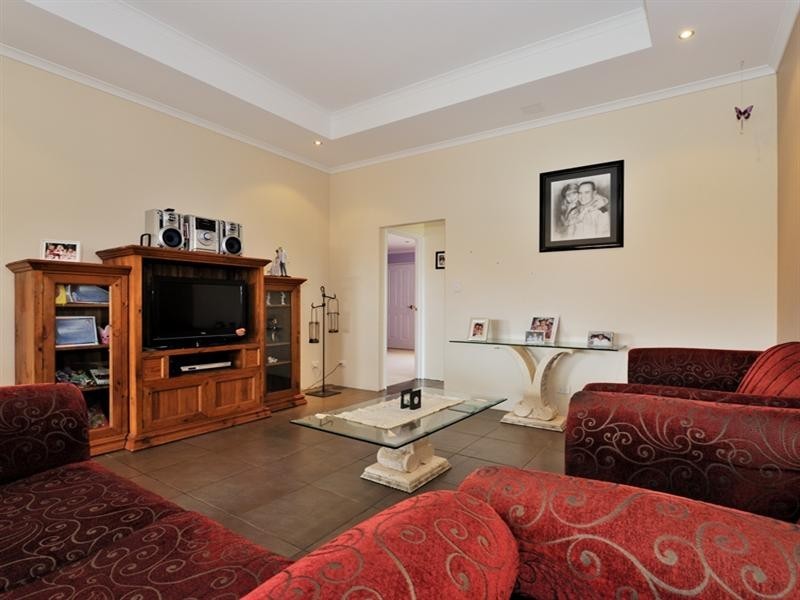 9 Glade Terrace, Ellenbrook WA 6069