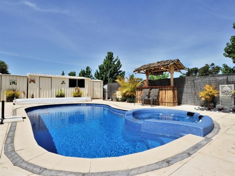 22 Welara Circle, Henley Brook WA 6055