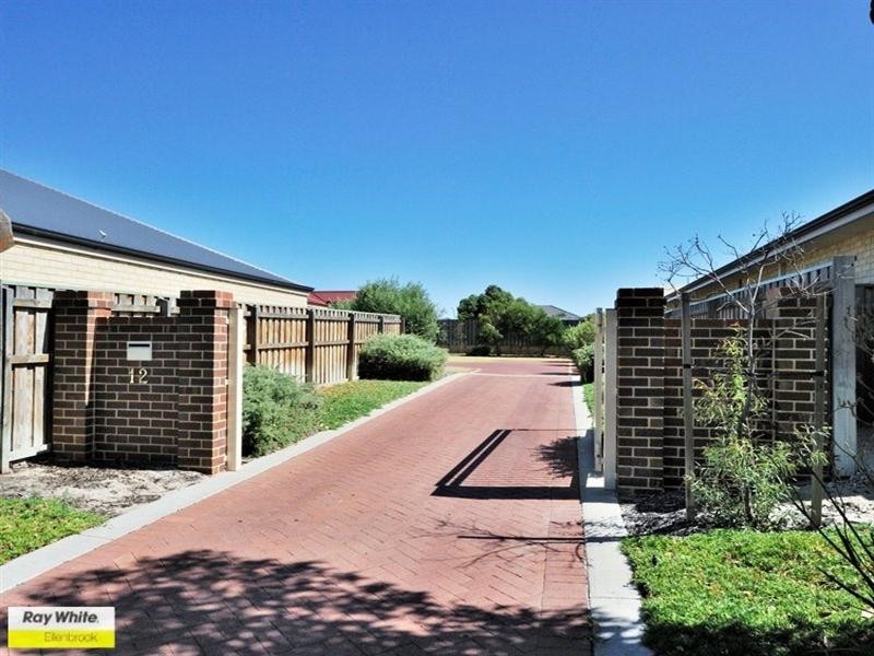 12 Kentchurch Bend, The Vines WA 6069