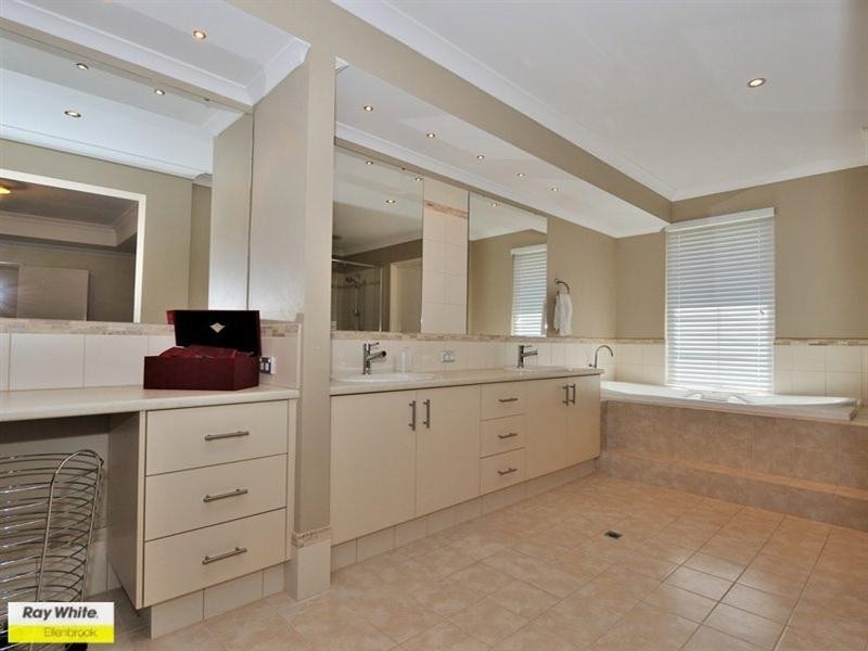 12 Kentchurch Bend, The Vines WA 6069