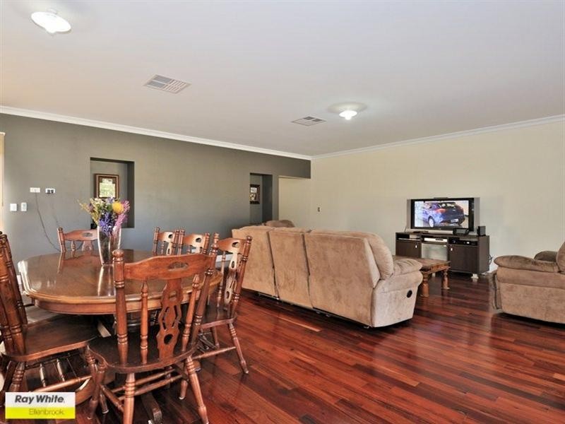 12 Kentchurch Bend, The Vines WA 6069