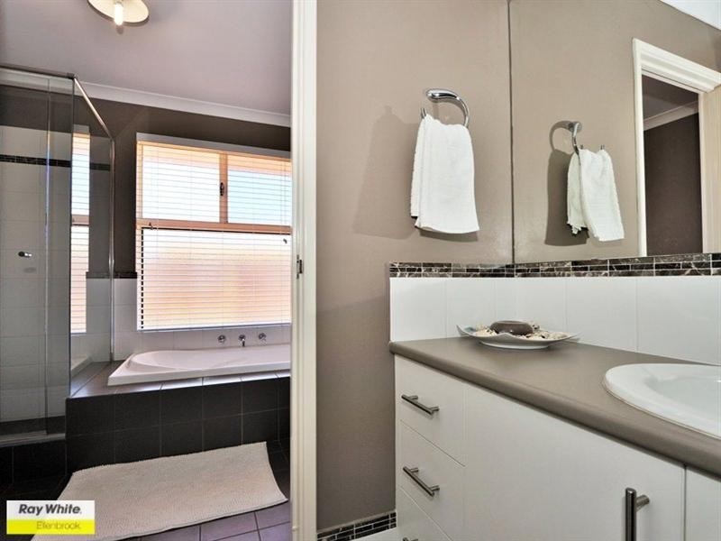 12 Kentchurch Bend, The Vines WA 6069
