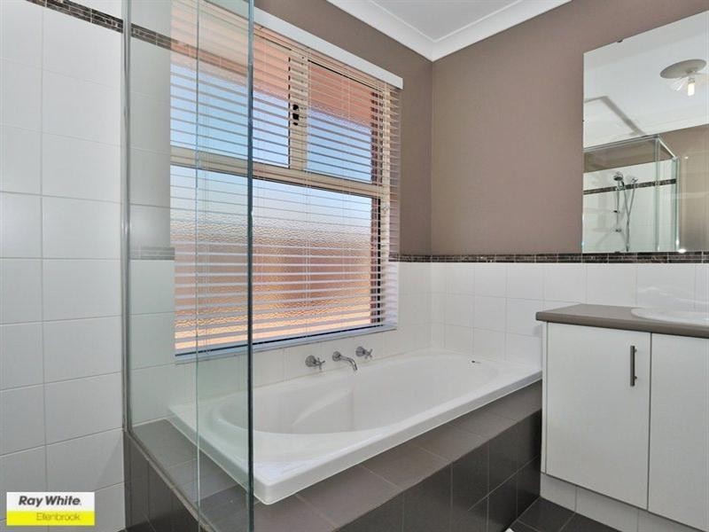 12 Kentchurch Bend, The Vines WA 6069