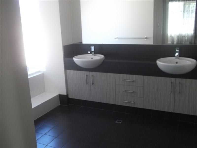 5 Pavilion Circle, The Vines WA 6069