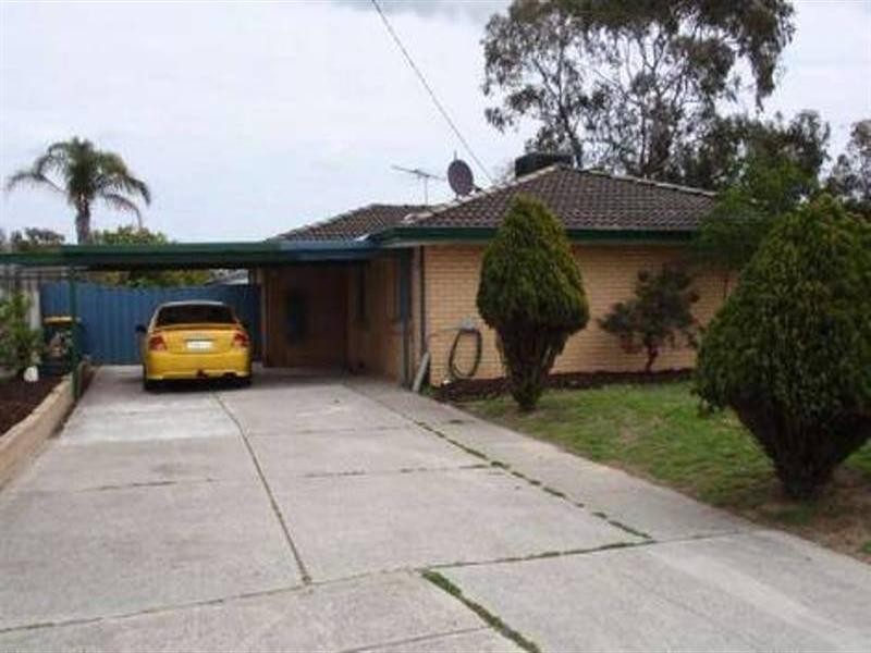 3 IPSWICH Crescent, Girrawheen WA 6064
