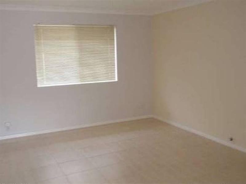 3 IPSWICH Crescent, Girrawheen WA 6064