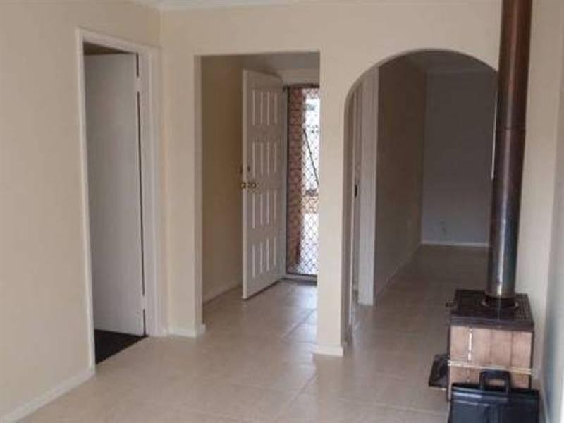 3 IPSWICH Crescent, Girrawheen WA 6064