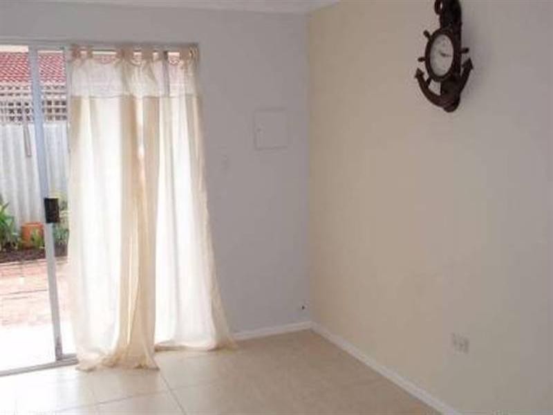 3 IPSWICH Crescent, Girrawheen WA 6064