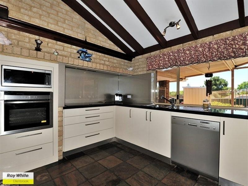 5 Knollwood Court, Ballajura WA 6066