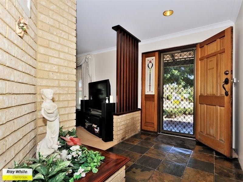 5 Knollwood Court, Ballajura WA 6066
