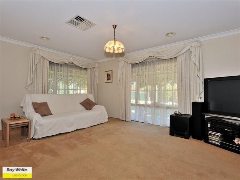 5 Knollwood Court, Ballajura WA 6066