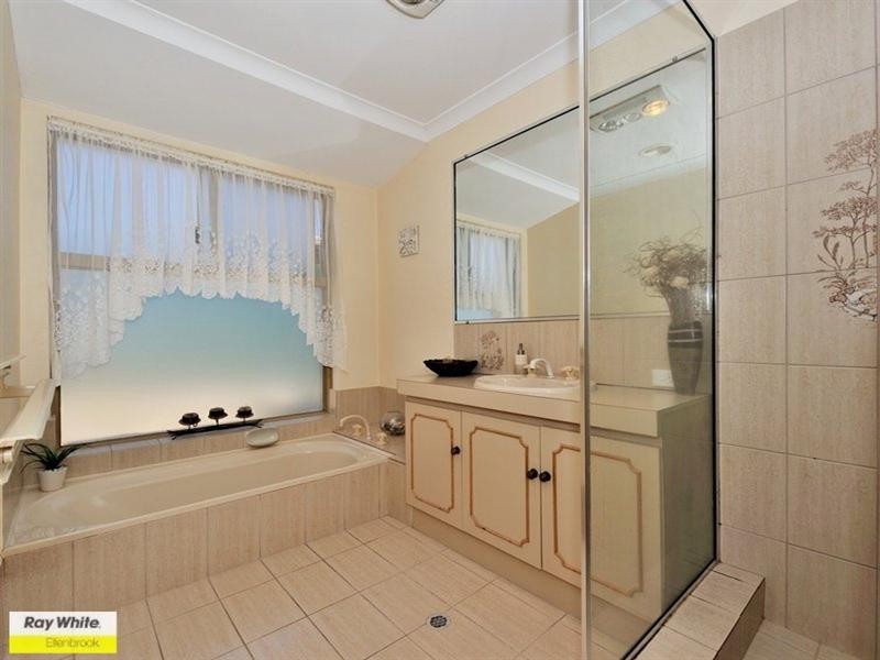 5 Knollwood Court, Ballajura WA 6066