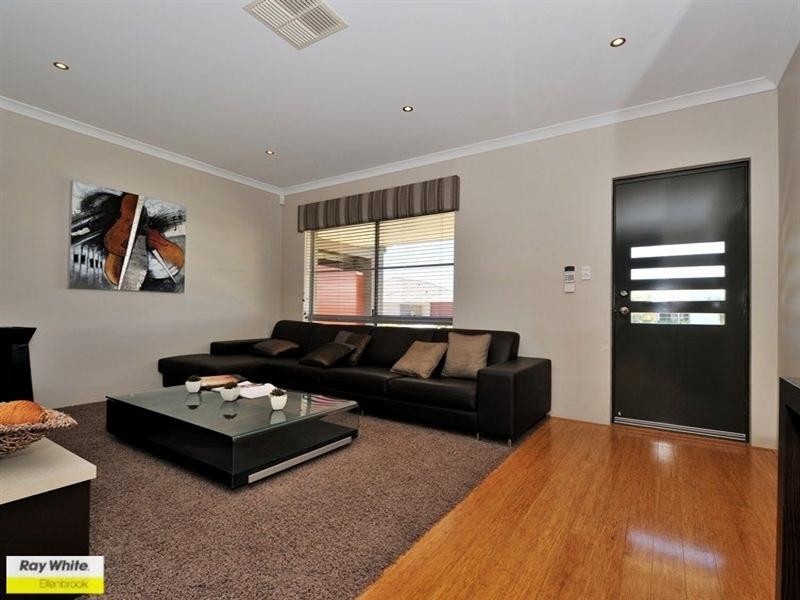 7 Ewens Pass, Ellenbrook WA 6069