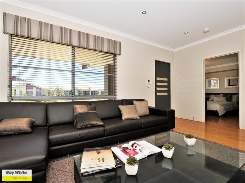 7 Ewens Pass, Ellenbrook WA 6069