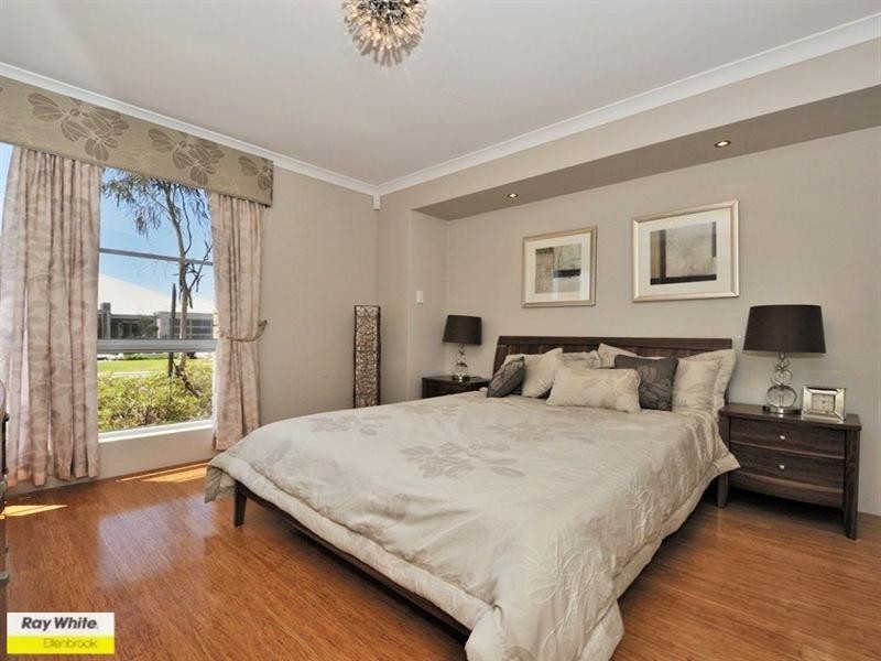 7 Ewens Pass, Ellenbrook WA 6069